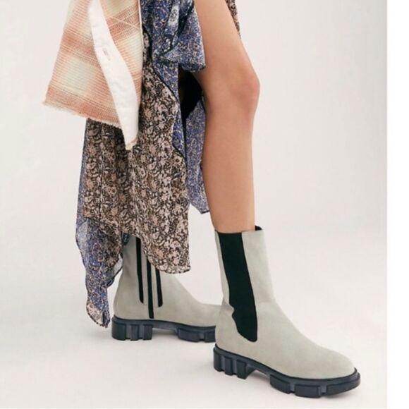 NWT Free People Brooks Chelsea Suede Chunky Sole Boots Size38.5 Gray/Brown/Taupe - Picture 9 of 14